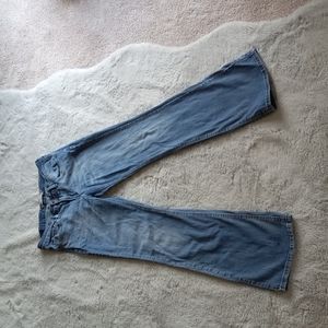 Size 9 ( juniors) Levis 518 bootcut jeans